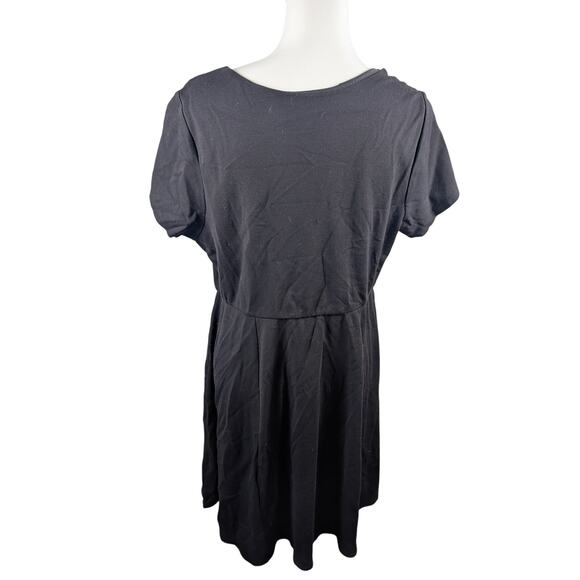 Torrid Women's Black Short Sleeve Skater Dress Size 2 18/20 Knee Length Stretch - Picture 3 of 6